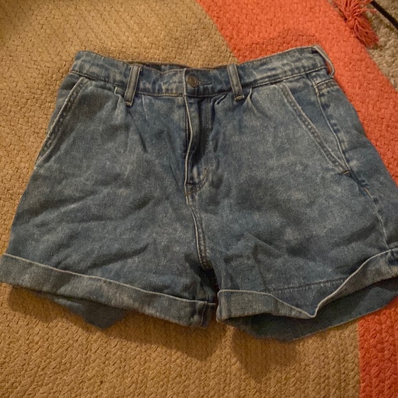 American Eagle Mom Jean Shorts - Picture 1 of 1